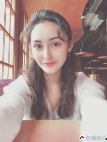 迪丽呼玛尔个人资料,多才多艺的维吾尔族歌手，闪耀舞台的璀璨明珠  第2张