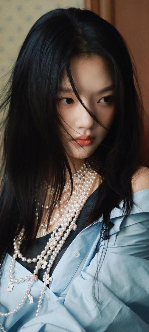 任敏图片,光影交织下的青春演绎