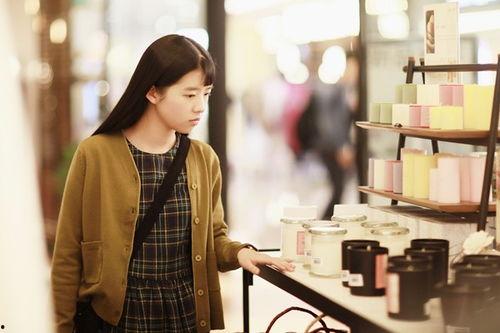 何蓝逗的背景,从平凡女孩到影视新星，她的成长之路  第2张